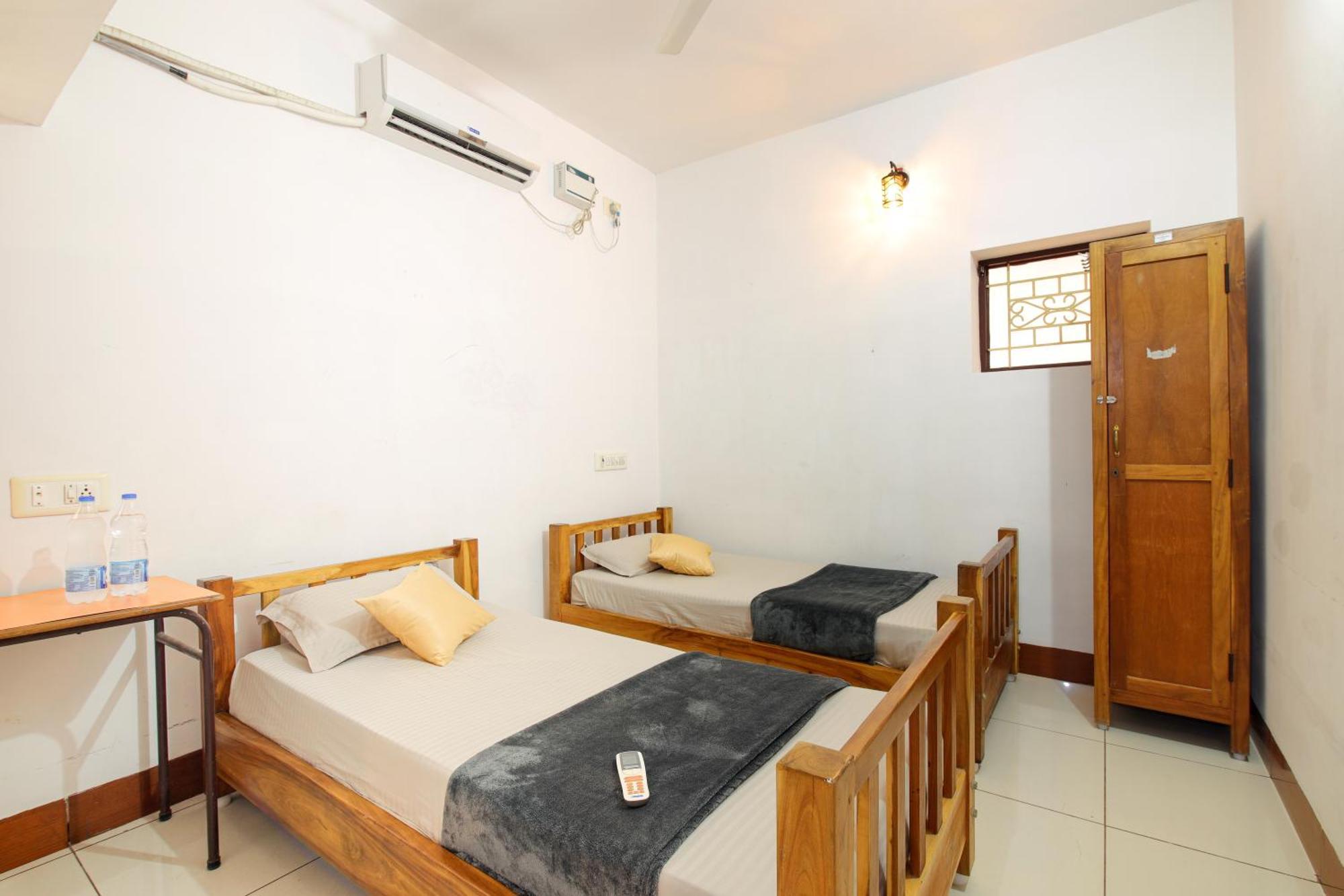 Manora Residency Hotel Puducherry Buitenkant foto