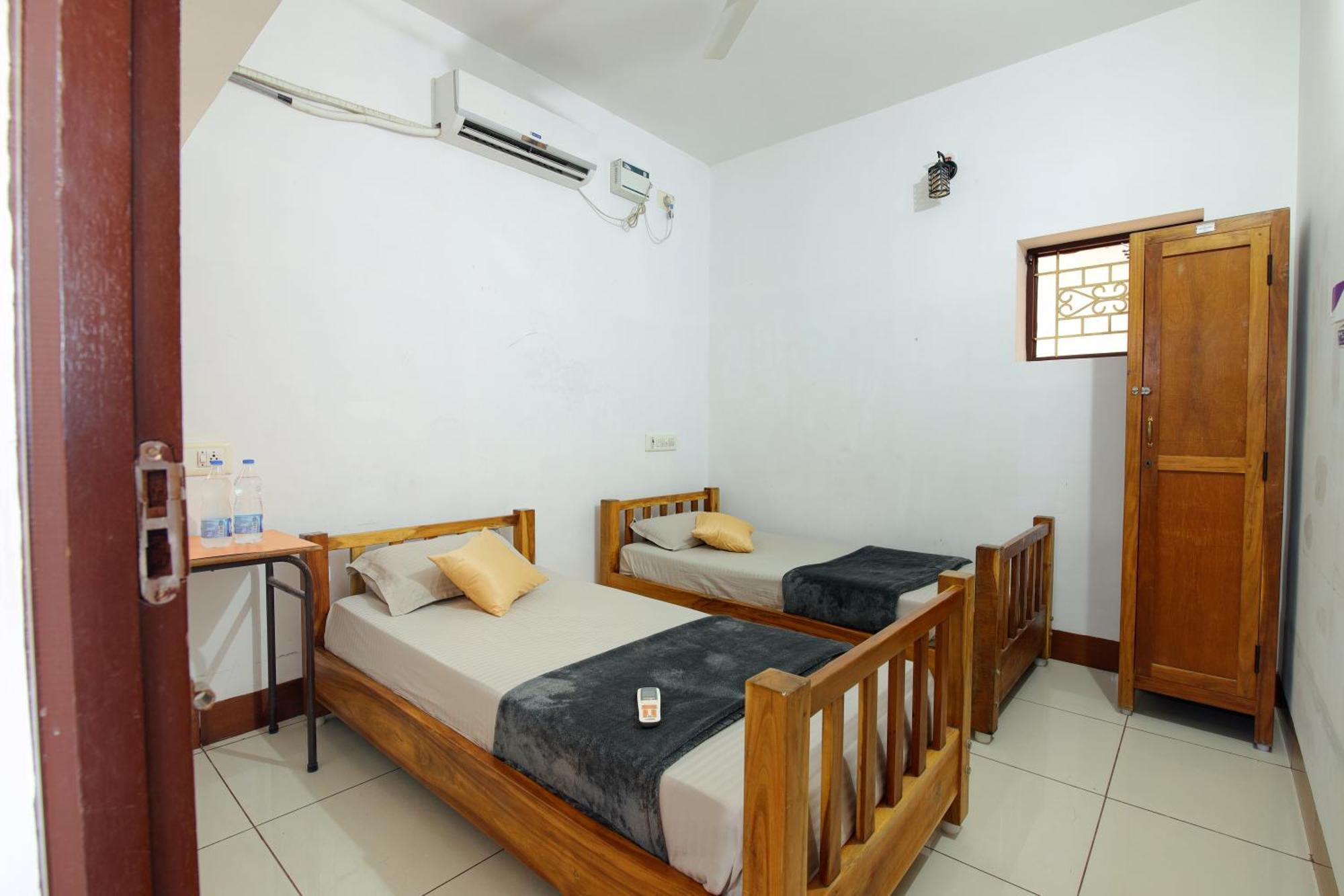 Manora Residency Hotel Puducherry Buitenkant foto